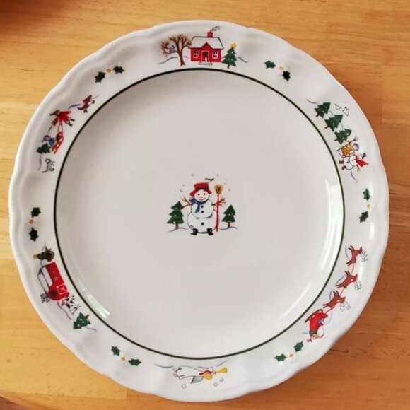 Pfaltzgraff Snow Village Dinner Plate - Picture 1 of 2